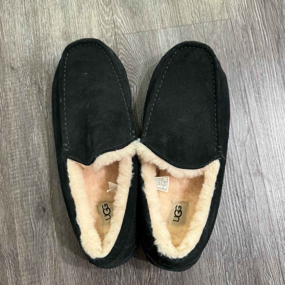 UGG - Men’s Ascot Slipper - Black - Size 11